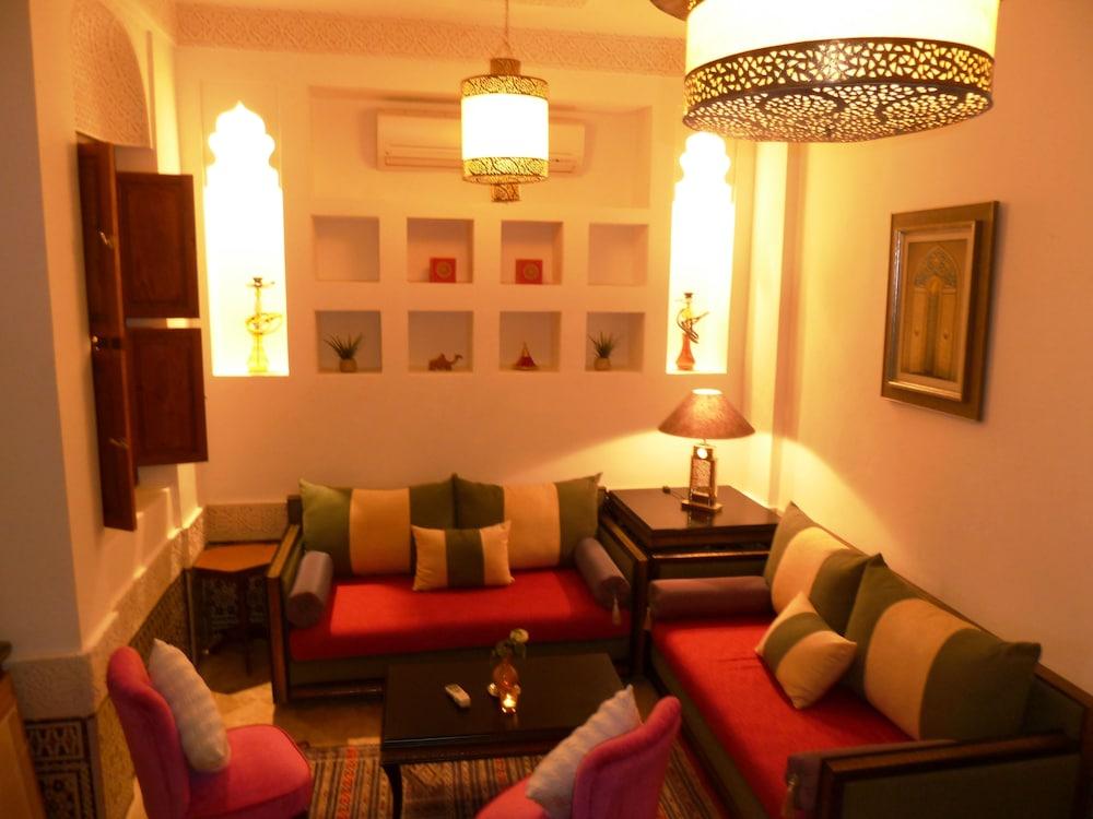 Riad Viva Marakeş Dış mekan fotoğraf A Moroccan living room