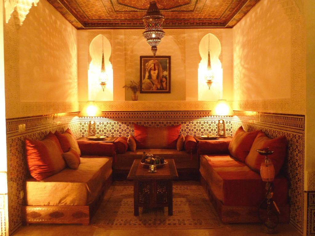 Riad Viva Marakeş Dış mekan fotoğraf A Moroccan living room