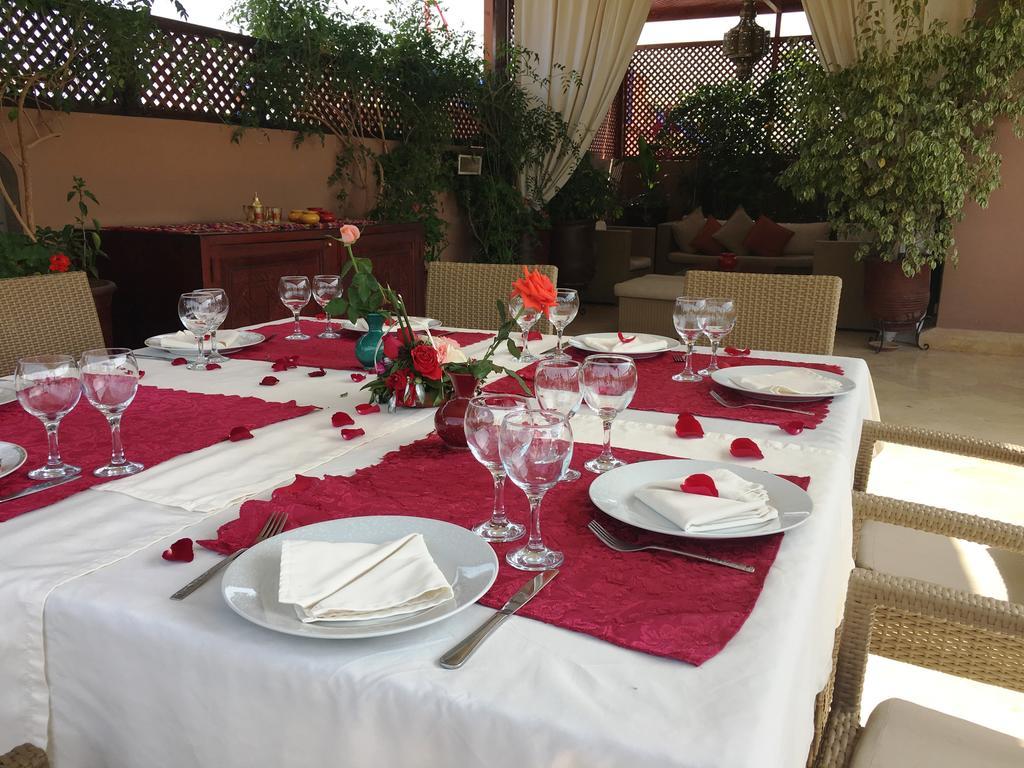 Riad Viva Marakeş Dış mekan fotoğraf A table set for a meal